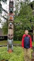 23-Kenny_and_totem_pole_at_McDonald_Lodge