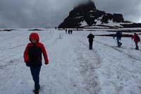65-carefully_walking_on_snow-those_other_people_have_the_right_gear