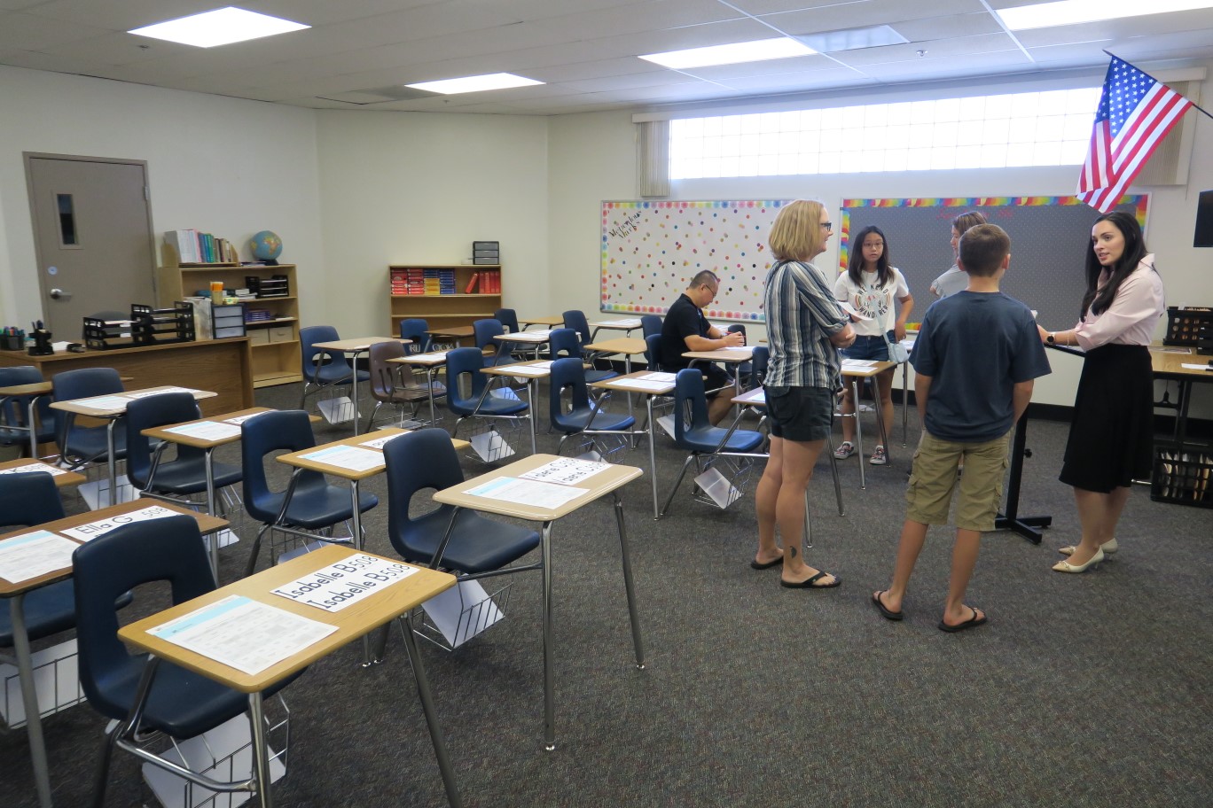 10-Sarah_Tsou_is_his_homeroom_teacher-his_classroom