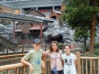 066-Kenny,Leyna,Brooke_at_Mall_of_America