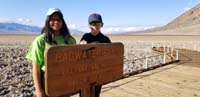 04-Nardia_and_Kenny_at_Badwater