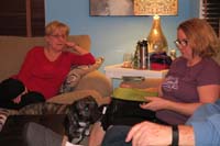 12-Mommy_gets_a_theft_deterent_purse