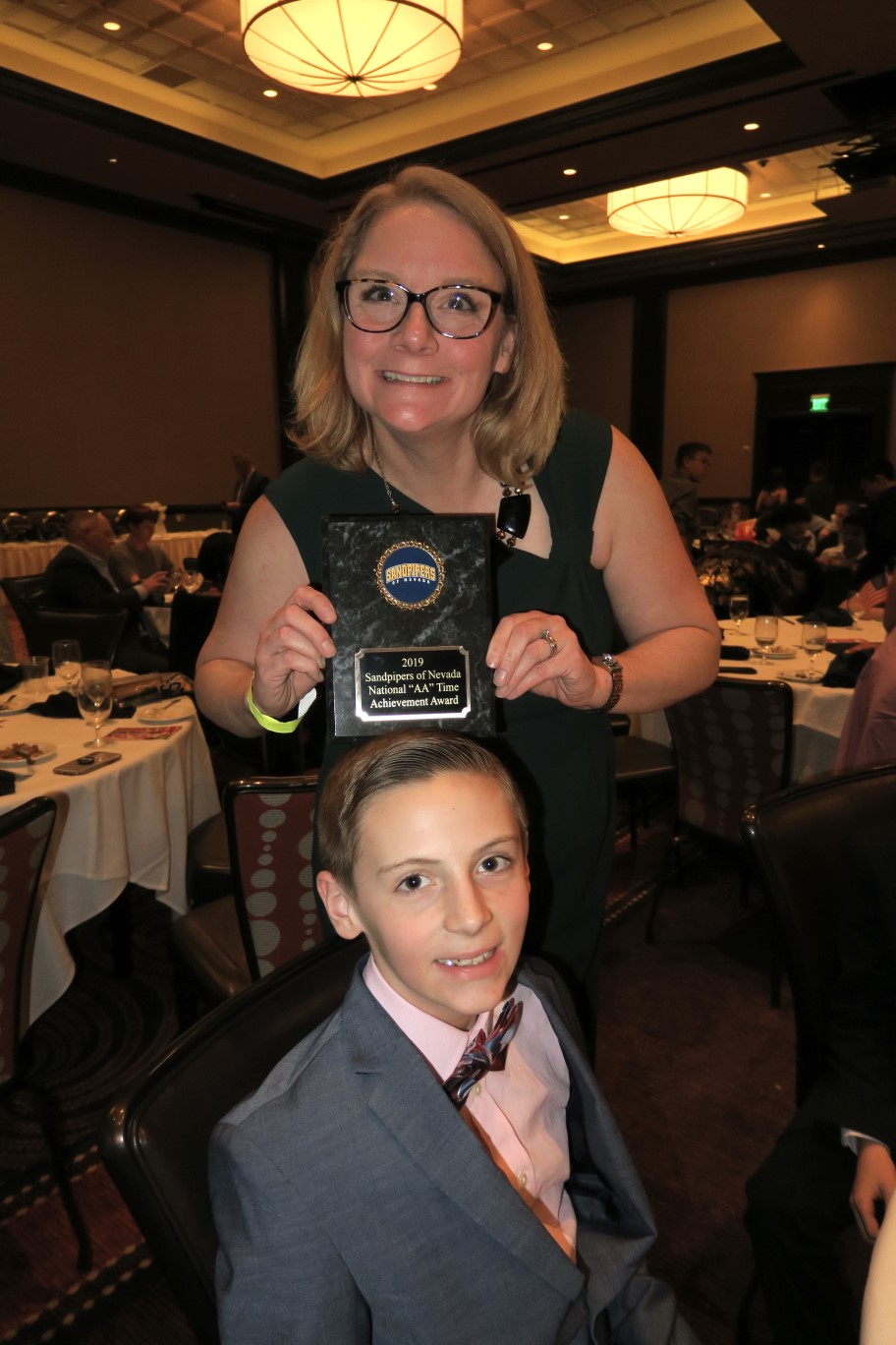 47-Mommy_and_Kenny_with_his_award