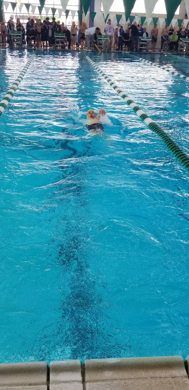 05-Kenny_swimming_backstroke_race