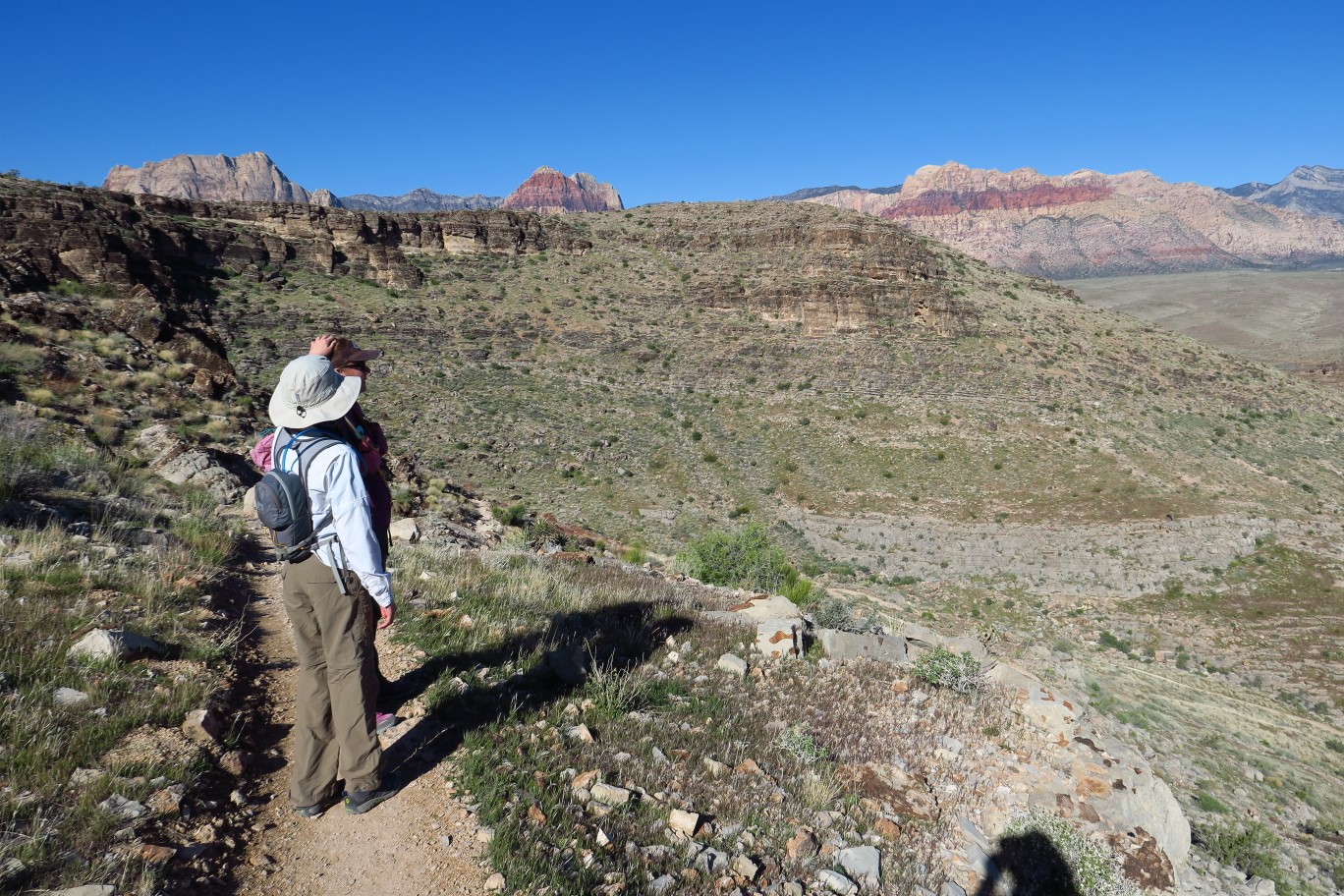 04-looking_back-enjoying_the_scenery