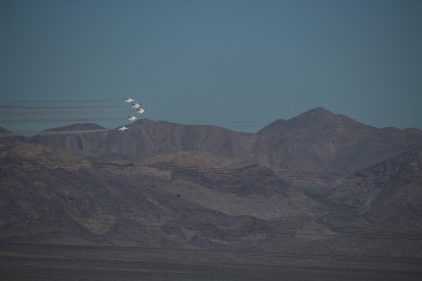 15-Thunderbirds_flying_nearby-Kenny_with_SLR