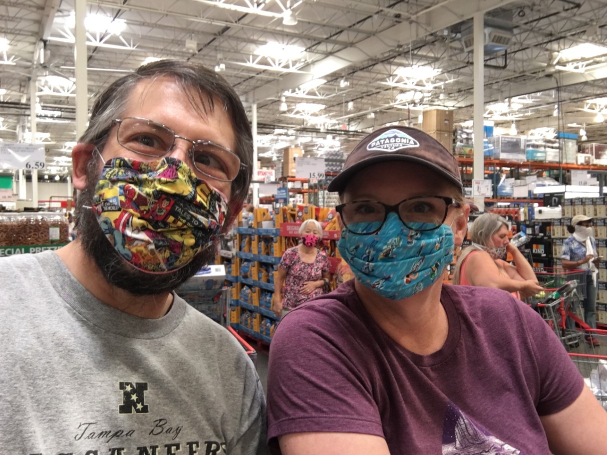 40-Mommy_and_Daddy_with_their_masks