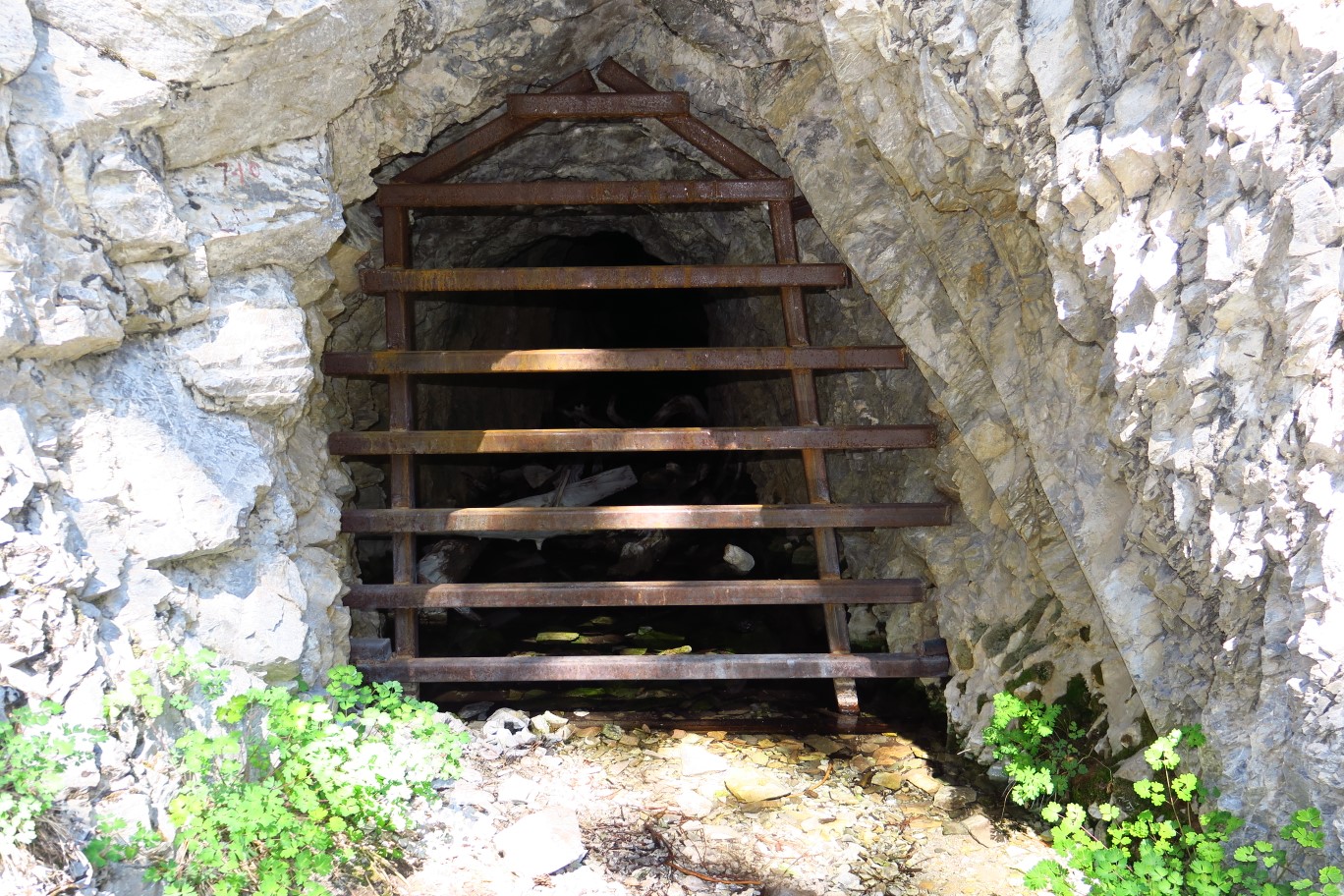 17-abandoned_mine_shaft_entrance