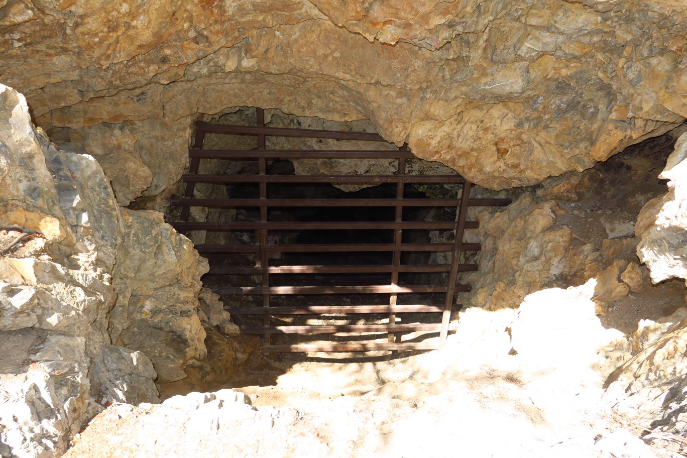 24-abandoned_mine_shaft_entrance