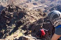 12-Kenny_leads_path_to_Hoover_Point,Sierra_and_Yana_descending_carefully