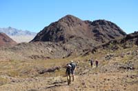 25-looking_back_to_group_and_our_route_to_Hoover_Peak