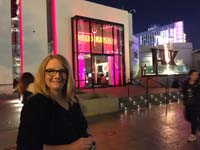 24-Mommy_in_front_of_Hells_Kitchen_in_front_of_Caesars_Palace
