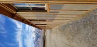 28-Manzanar_building_with_clear_view_of_Sierra_Nevada