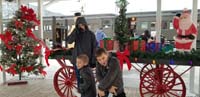 21-challenge_trying_to_get_a_pleasant_picture_of_the_three_cousins