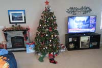 02-nothing_says_Christmas_during_a_pandemic_than_showing_headlines_of_Amercians_scrambling_for_COVID_tests
